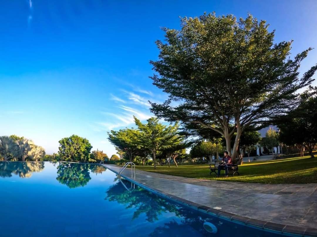 Birds Resort ฮัมบานโตตา ภายนอก รูปภาพ