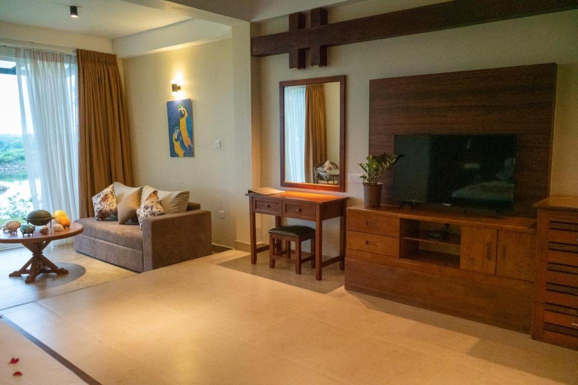 Birds Resort ฮัมบานโตตา ภายนอก รูปภาพ